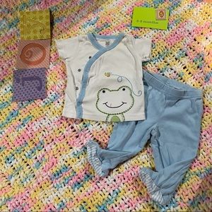5/$35  10/$50. EUC baby boys 2 piece set